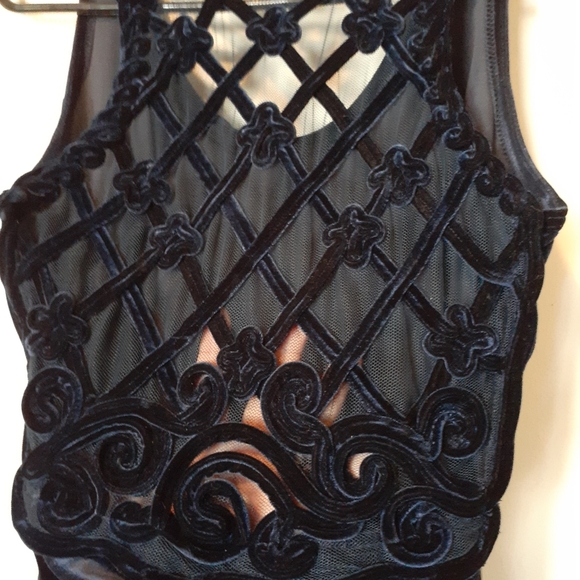 Formal dress - Picture 4 of 6